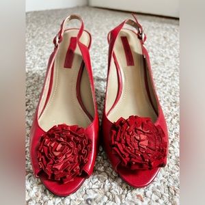Red flower 🌺 Bandolino sandals